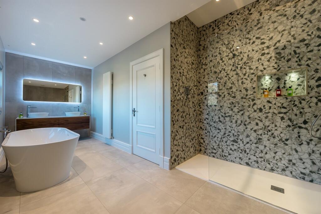 6 bedroom detached house for sale in Bradgate Road, Bowdon, WA14